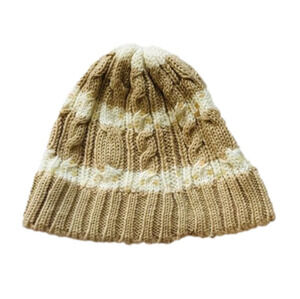 GAP • White Cream Winter Beanie Knit Hat w/ Sequin
